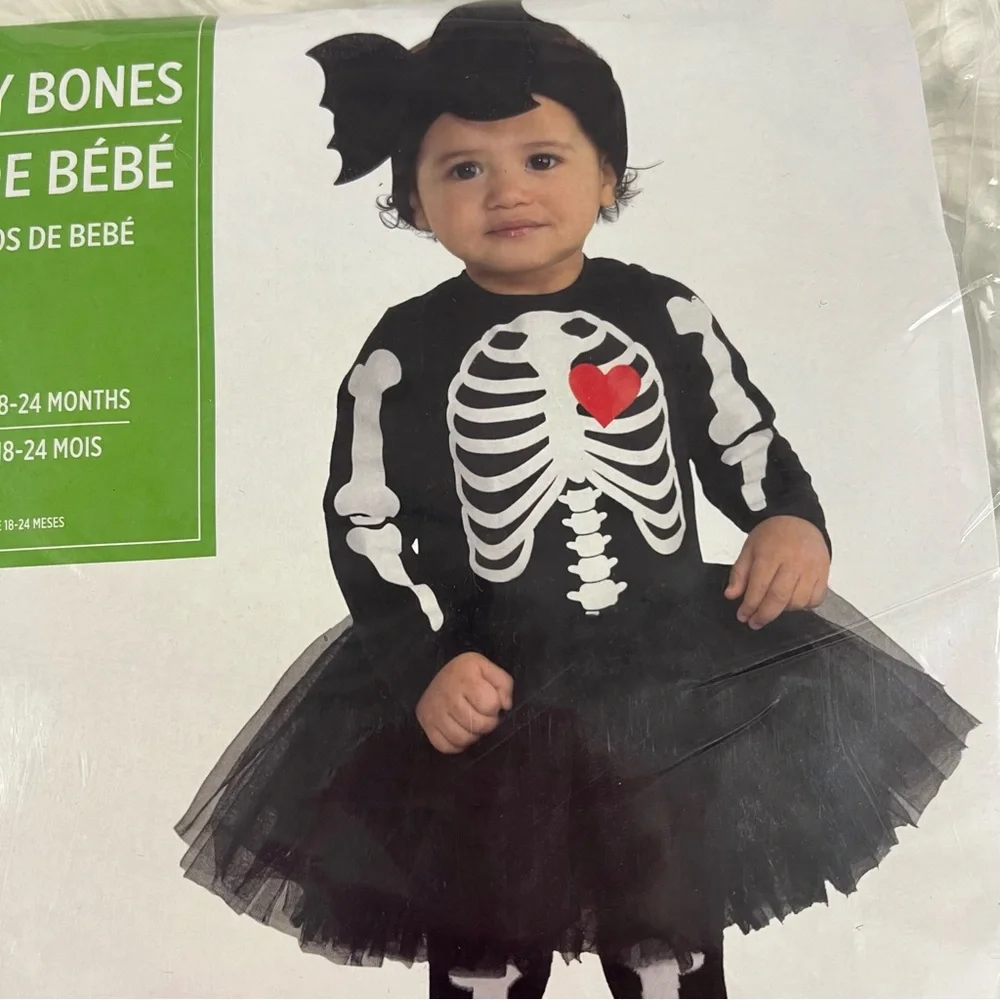 Baby Bones Skeleton with a heart Costume NEW 18-24 months Halloween costume